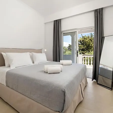 Апартаменты Playia I Petriti (Corfu)